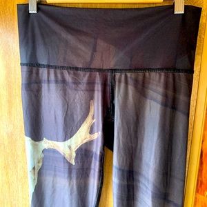 👉TEEKI Cow Skull Print Exercise Leggings made from recycled plastic ! Yoga